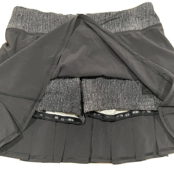 Lululemon Run Pace Setter Black /white Skirt Skort Size 4reg - Picture 3 of 6